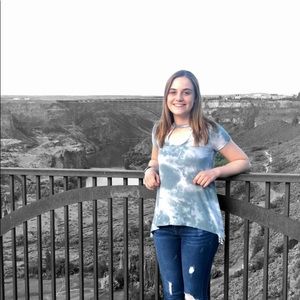 Meet your Posher, Lauren